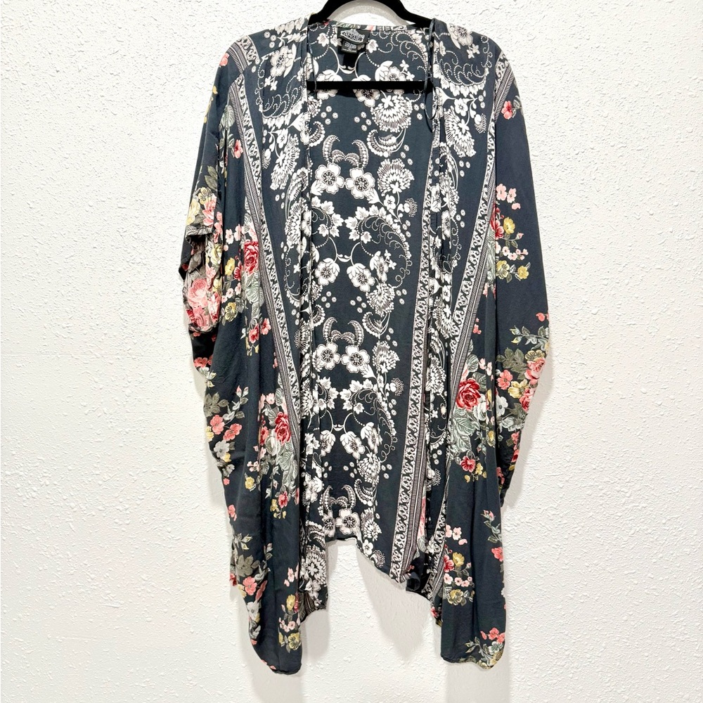 Angie medium length floral‎ Patterned Kimono L